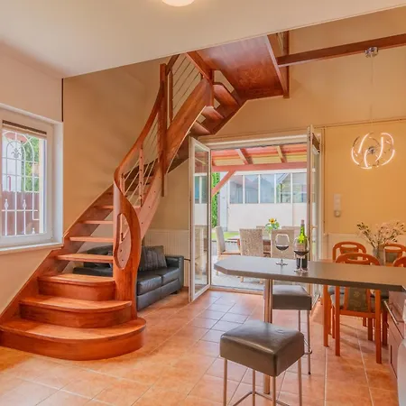 D12 Apartment *