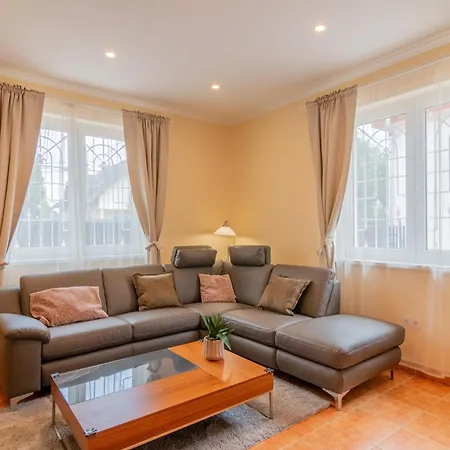 D12 Apartment